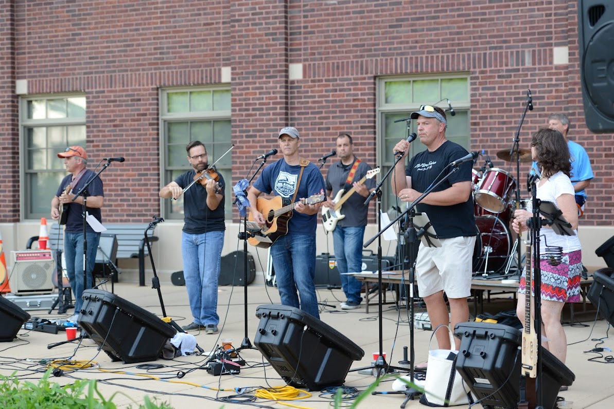 2016 Fridays on the Green-  Ken Dix and the Friday Night Lawn Jockeys- June 3